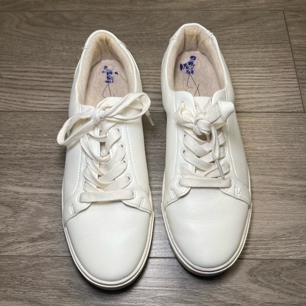 Joie White Faux Leather Sneakers Size 8.5 Women’s Casual Comfortable Everyday - Picture 2 of 12